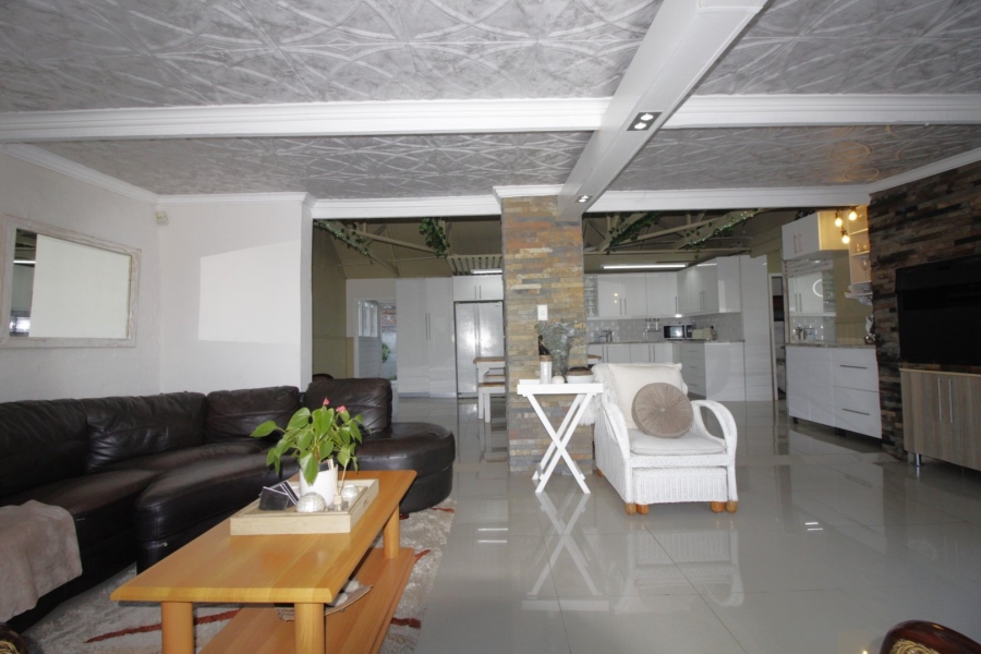 3 Bedroom Property for Sale in Wavecrest Eastern Cape